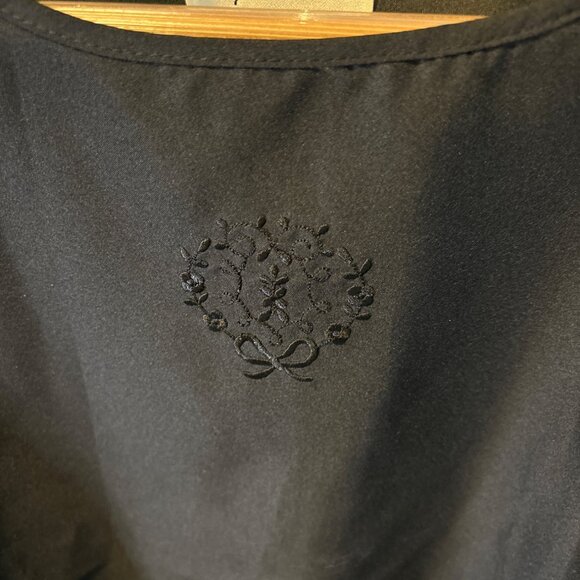 Lady Manhattan Medium Black Blouse Embroidered Detail Short Sleeves Career Layer - Picture 4 of 8
